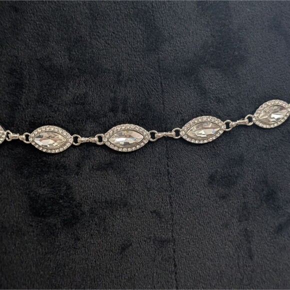 Elegant Oval Rhinestone, Silver Tone Chain Belt, 60\
